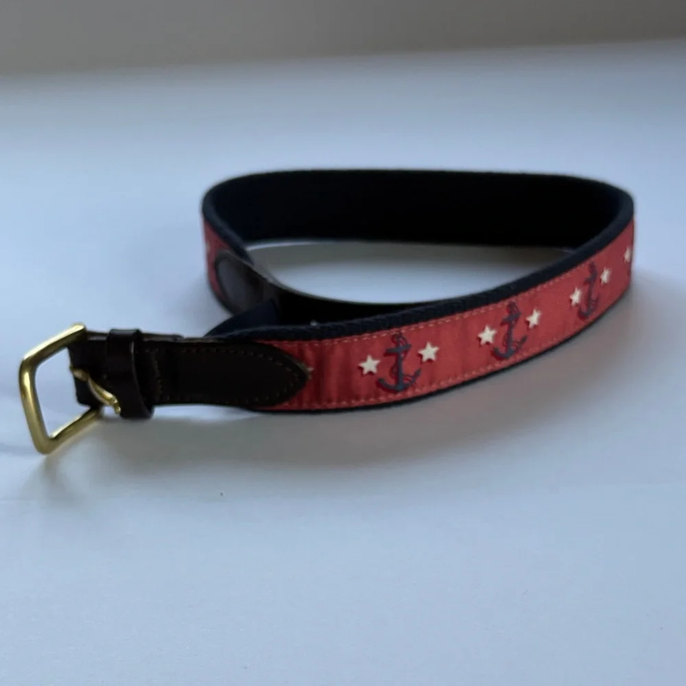 VINEYARD VINES Red/Navy Anchor Patterned Kids Belt
